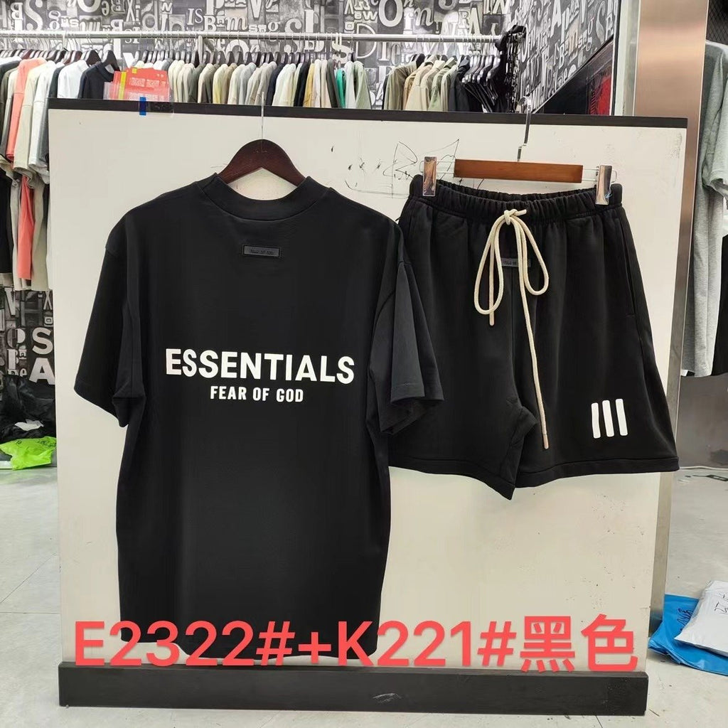 ESSENTIALS FEAR OF GOD III Graphic Short-Sleeve Set — back